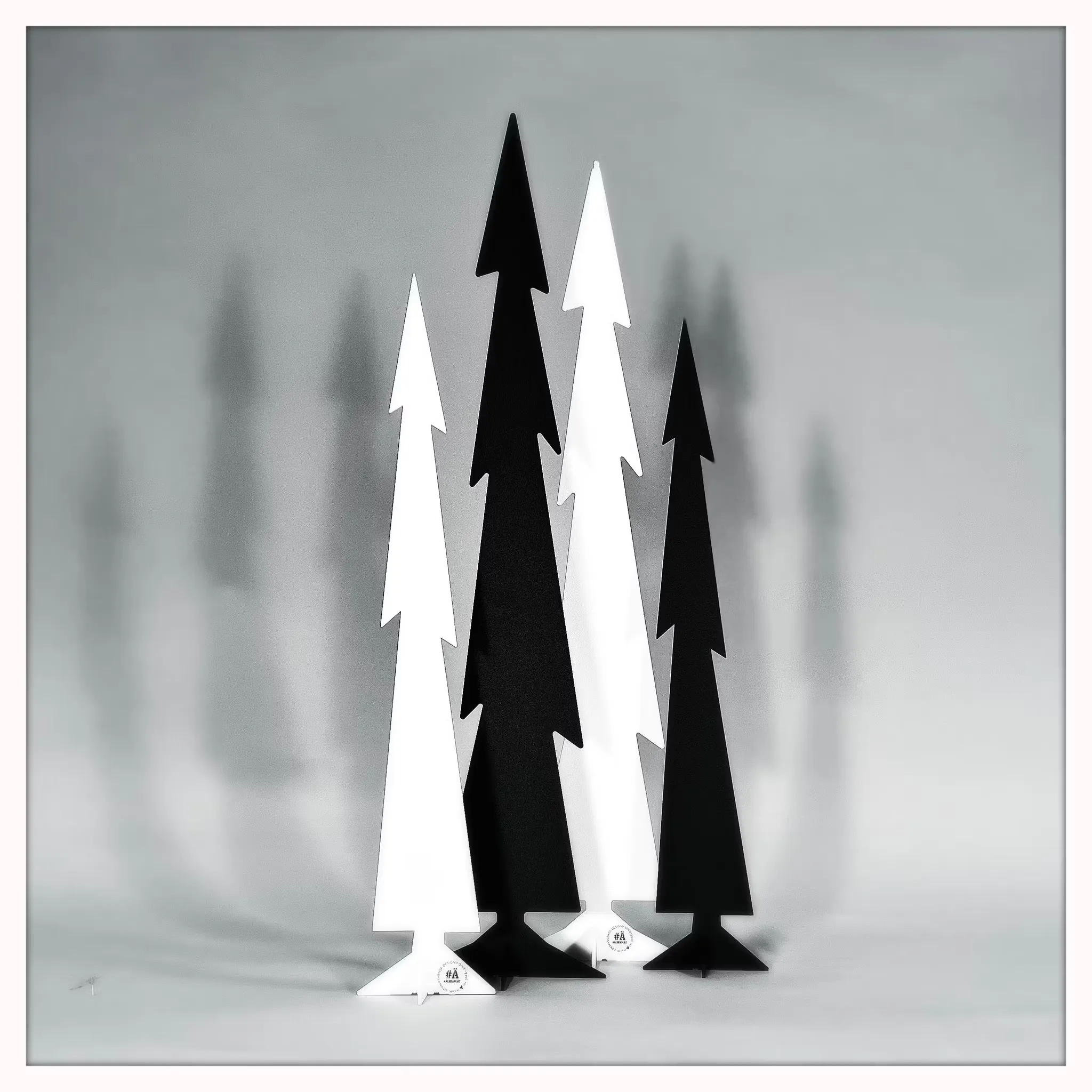 Grafisk gran i vitt och svart